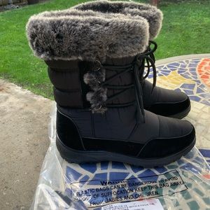 Faux Fur Lightweight Boots Sz 8